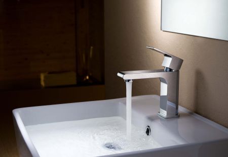 Смеситель для раковины Aquatek Лира AQ1410CR