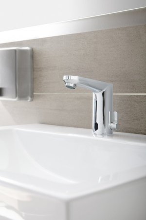 Смеситель Grohe Eurosmart Cosmopolitan E для раковины (бесконтактный, питание от батареек) 36327001